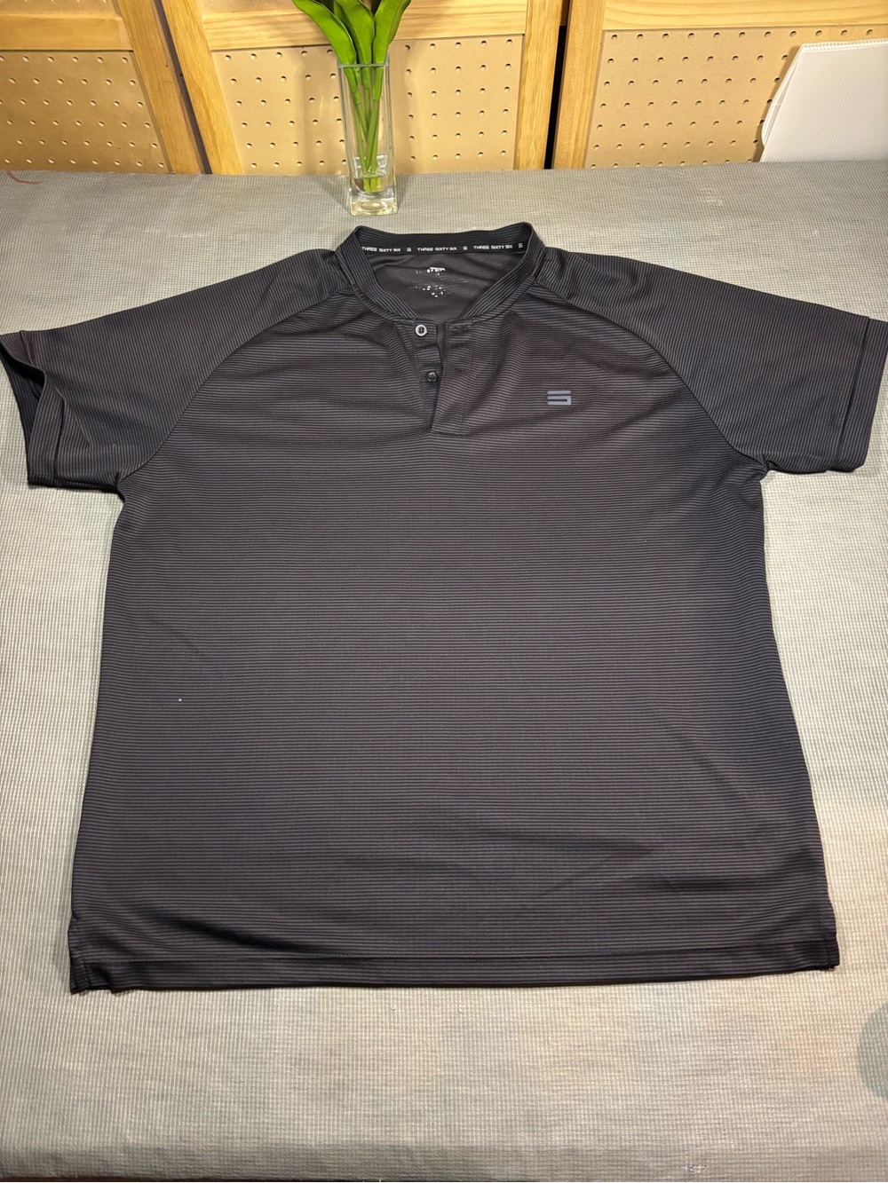 Three Sixty Six Men's Black/Charcoal Stripe Collarless Short-Sleeve Size XL